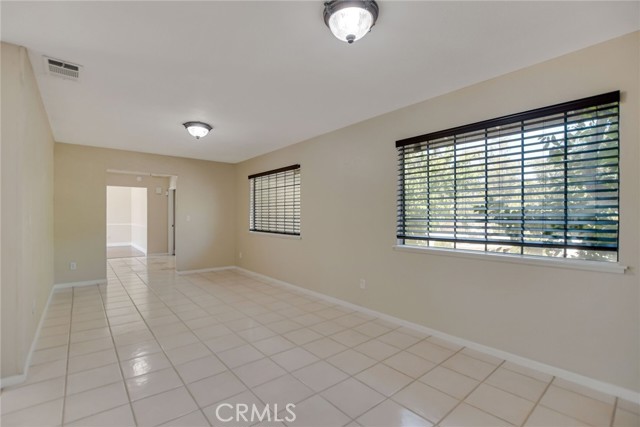 Detail Gallery Image 7 of 39 For 35823 Avenue Avenue, Yucaipa,  CA 92399 - 5 Beds | 3 Baths