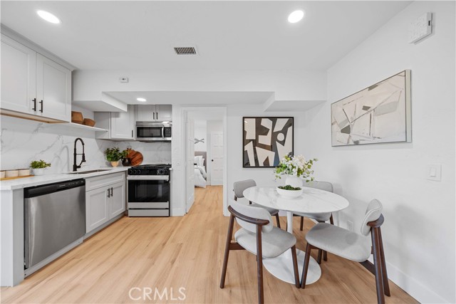 2838 Lambert Drive, Los Angeles CA: https://media.crmls.org/medias/37c74e35-056e-4cd8-8299-f37cbe12fb0d.jpg