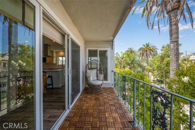 226 Grand, Long Beach CA: https://media.crmls.org/medias/37c82212-f143-4542-91e3-bb24f63e58c7.jpg
