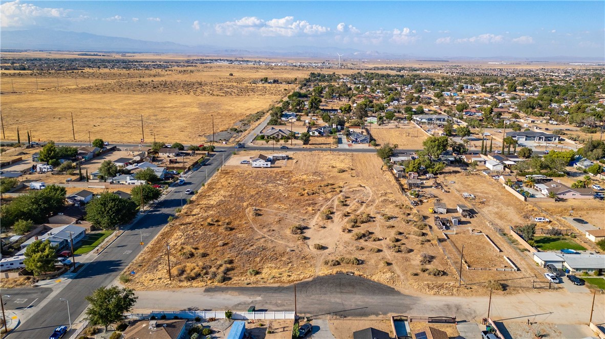 Detail Gallery Image 4 of 17 For 5158 W Avenue L, Lancaster,  CA 93536 - 2 Beds | 1 Baths