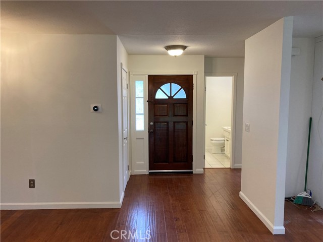 Detail Gallery Image 10 of 22 For 23464 Sylvan St, Woodland Hills,  CA 91367 - 3 Beds | 2/1 Baths