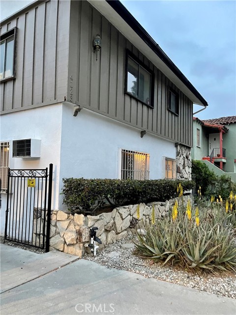 Detail Gallery Image 1 of 1 For 4123 Edenhurst Ave #3,  Los Angeles,  CA 90039 - 2 Beds | 1 Baths