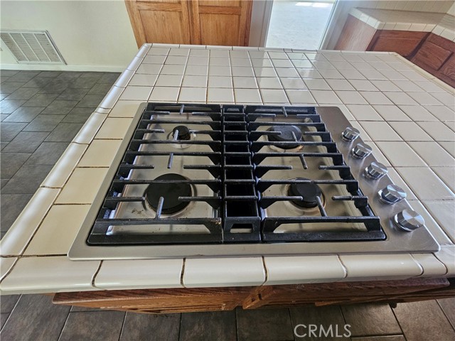 Detail Gallery Image 14 of 54 For 18834 Deer Hill Rd, Hidden Valley Lake,  CA 95467 - 4 Beds | 2/2 Baths