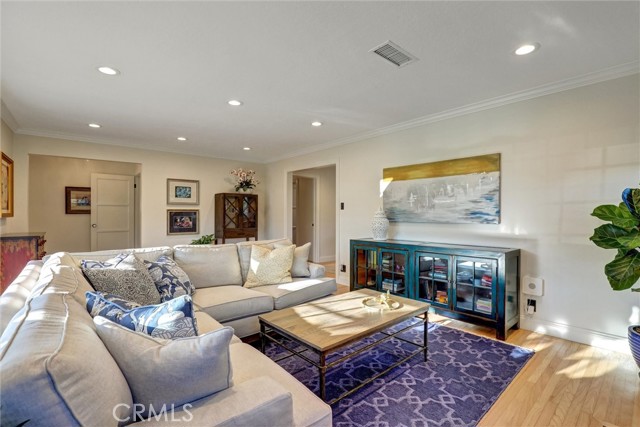 Detail Gallery Image 4 of 52 For 3902 North Marshall Way, Long Beach,  CA 90807 - 2 Beds | 1 Baths