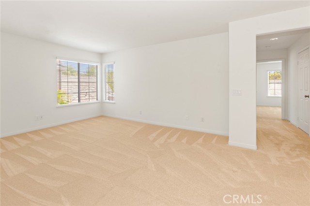 2311 Gillingham Circle, Thousand Oaks CA: https://media.crmls.org/medias/37cb6ca2-8338-434b-9020-eb4424d1cf99.jpg