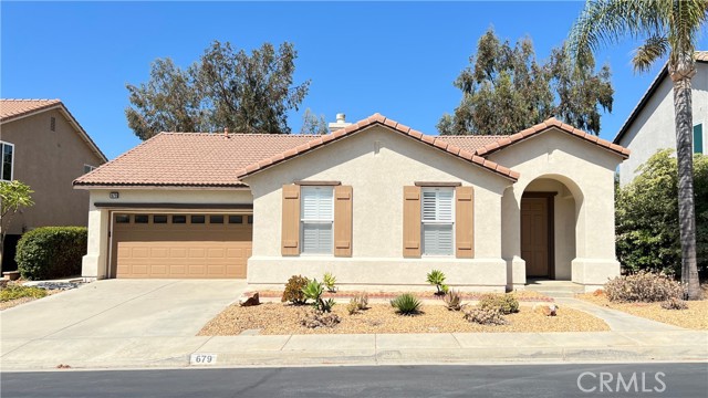 Detail Gallery Image 2 of 21 For 679 Shasta Dr, Corona,  CA 92881 - 3 Beds | 2 Baths