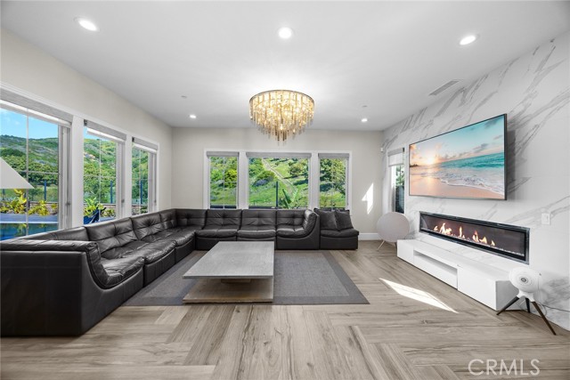 Detail Gallery Image 19 of 62 For 107 Clear Falls, Irvine,  CA 92602 - 5 Beds | 5/1 Baths