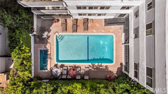 Detail Gallery Image 4 of 37 For 7259 Hillside Ave #102,  Los Angeles,  CA 90046 - 2 Beds | 2 Baths