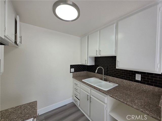 Detail Gallery Image 3 of 12 For 6911 Woodley, Van Nuys,  CA 91406 - 0 Beds | 1 Baths