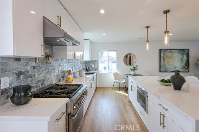 Detail Gallery Image 6 of 48 For 2700 183rd, Redondo Beach,  CA 90278 - 3 Beds | 2 Baths