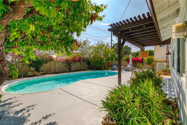 Image 63 of 73 For 4972 Park  