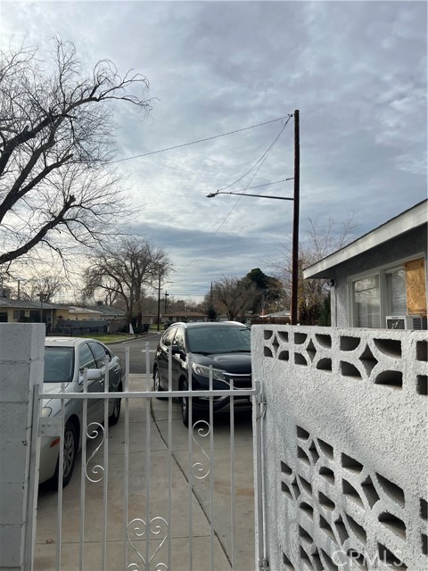 Detail Gallery Image 3 of 21 For 44078 Cedar, Lancaster,  CA 93534 - 3 Beds | 1 Baths