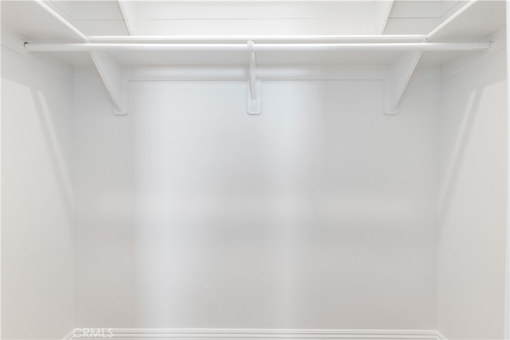https://media.crmls.org/medias/37cfe392-1788-4ab6-b9ef-fd12133dd2b9.jpg?preset=X-Large
