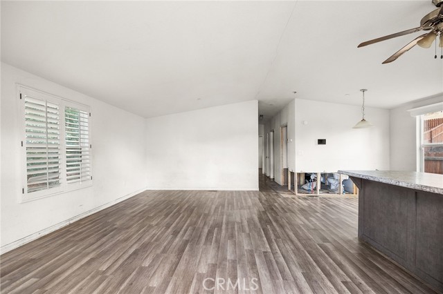 17603 Hayes, Lake Elsinore CA: https://media.crmls.org/medias/37d01f7a-68c5-45a7-87a5-00f18e8787f0.jpg
