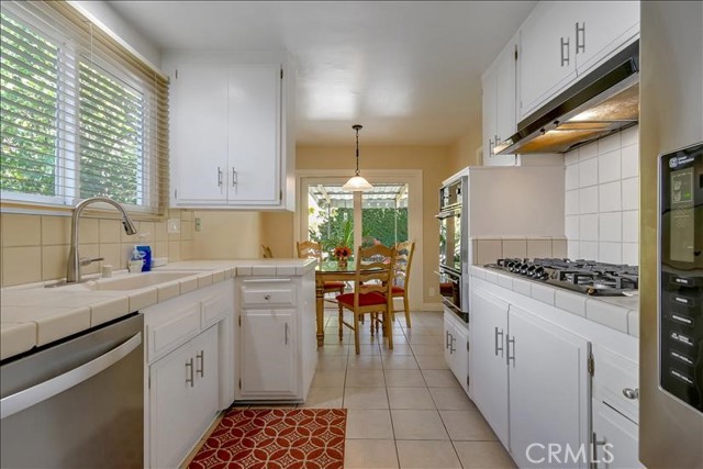 Detail Gallery Image 9 of 25 For 6706 Capistrano Ave, West Hills,  CA 91307 - 4 Beds | 2/1 Baths