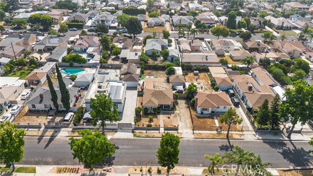 8054 Rhodes Avenue, North Hollywood CA: https://media.crmls.org/medias/37d1384d-e9b8-4556-b4b4-356a07f009b5.jpg