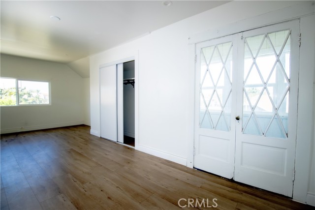 2101 Arlington Avenue, Los Angeles CA: https://media.crmls.org/medias/37d18c5e-3715-4b42-8b06-1a2b0818c4e0.jpg