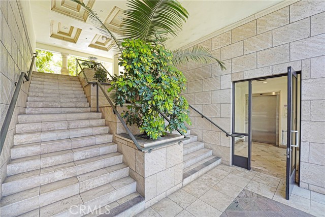 Detail Gallery Image 2 of 26 For 333 N Hill Ave #203,  Pasadena,  CA 91106 - 2 Beds | 2 Baths