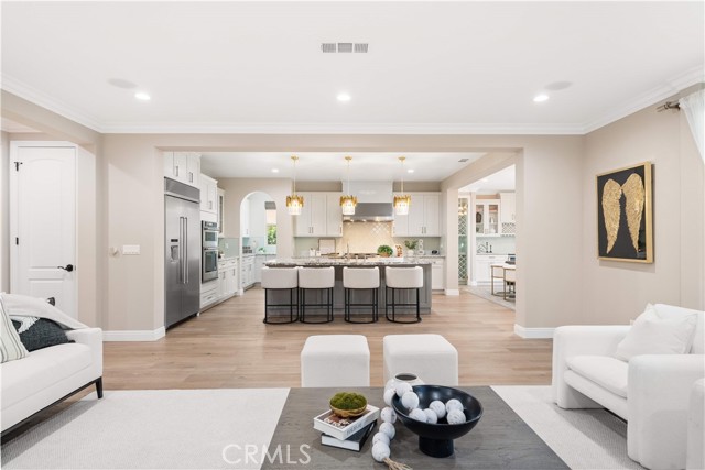 Detail Gallery Image 10 of 75 For 27 Gillman St, Irvine,  CA 92612 - 6 Beds | 6/1 Baths