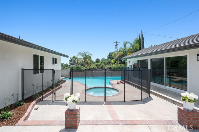 1985 Highland Oaks Drive, Arcadia CA: https://media.crmls.org/medias/37d30424-4c19-4ce0-a680-73168b948be4.jpg