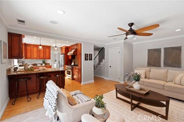 Detail Gallery Image 16 of 38 For 17041 Saint Andrews Ln, Huntington Beach,  CA 92649 - 4 Beds | 2/1 Baths