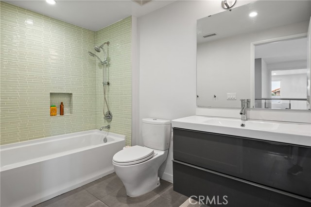 15441 Alsace Circle, Irvine CA: https://media.crmls.org/medias/37d4614e-fa52-43b2-a073-642a0557d391.jpg