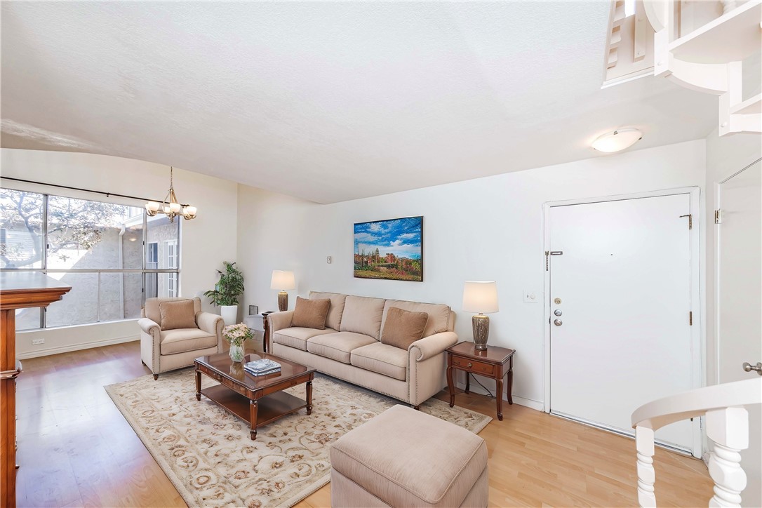 Detail Gallery Image 4 of 43 For 11645 Montana Ave #333,  Los Angeles,  CA 90049 - 1 Beds | 1 Baths