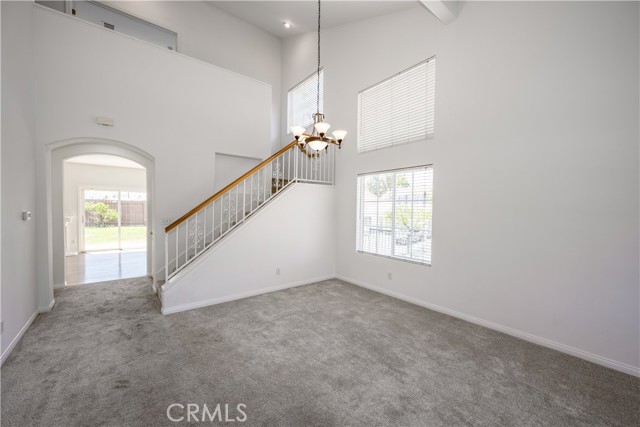 Detail Gallery Image 3 of 20 For 13056 Hagar St, Sylmar,  CA 91342 - 4 Beds | 3 Baths