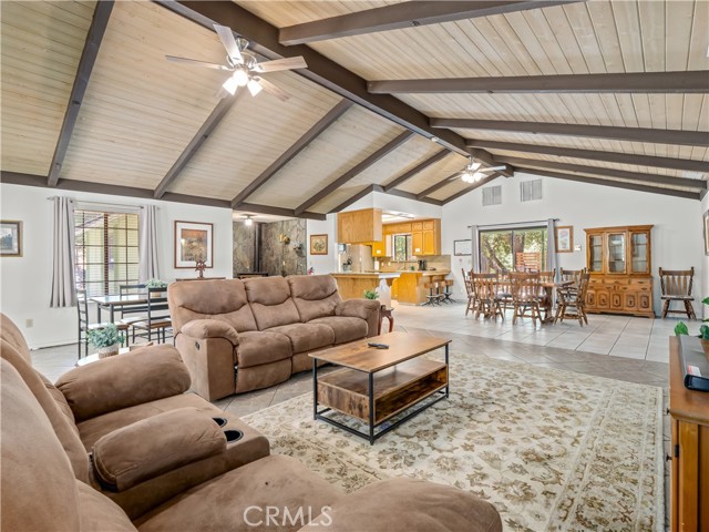 Detail Gallery Image 11 of 65 For 52092 Road 423, Oakhurst,  CA 93644 - 5 Beds | 3 Baths