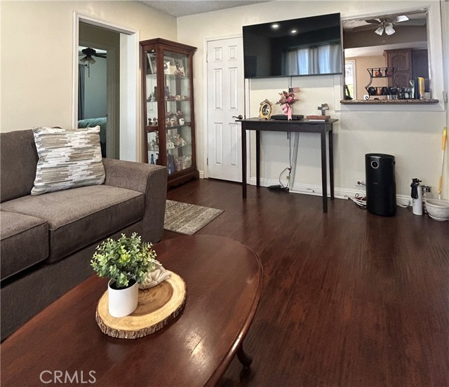 9411 Nan Street, Pico Rivera CA: https://media.crmls.org/medias/37d58543-529f-487a-9482-89c744f494ad.jpg
