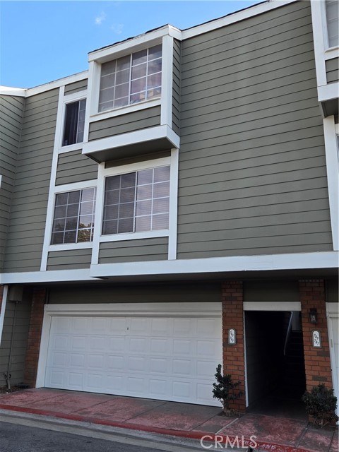 Detail Gallery Image 2 of 21 For 783 Grayling, Costa Mesa,  CA 92626 - 2 Beds | 2 Baths