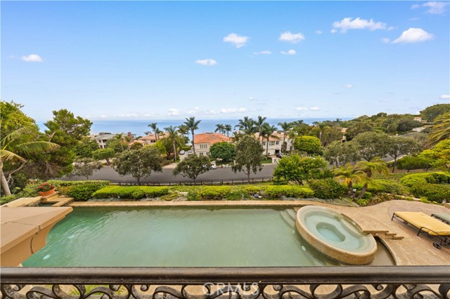 64 Laurel Drive, Rancho Palos Verdes CA: https://media.crmls.org/medias/37d61c95-8d31-42dc-9f2a-a1e18c3ea38c.jpg
