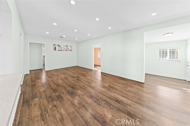 Detail Gallery Image 9 of 22 For 10717 Cantara St, Sun Valley,  CA 91352 - 3 Beds | 2 Baths