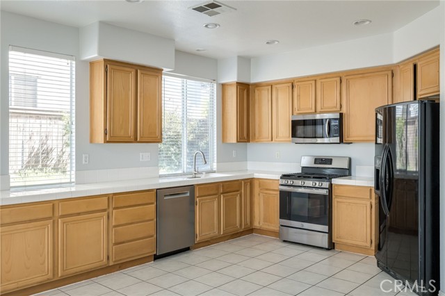 Detail Gallery Image 11 of 23 For 35433 El Diamante Dr, Wildomar,  CA 92595 - 4 Beds | 3 Baths