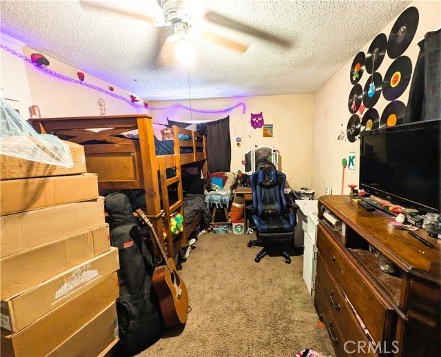 14136 Osage Road, Apple Valley CA: https://media.crmls.org/medias/37d79808-bc31-4de2-8a9c-d822778832e6.jpg