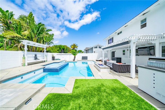 Detail Gallery Image 42 of 61 For 20191 Imperial Cove Ln, Huntington Beach,  CA 92646 - 3 Beds | 3 Baths