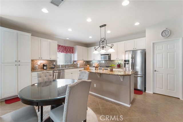 Detail Gallery Image 10 of 26 For 28348 Long Meadow Dr, Menifee,  CA 92584 - 2 Beds | 2 Baths