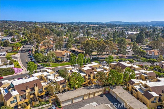 25712 Le Parc, Lake Forest CA: https://media.crmls.org/medias/37d9bfb5-9c50-4e77-85e8-c5c8d017944b.jpg