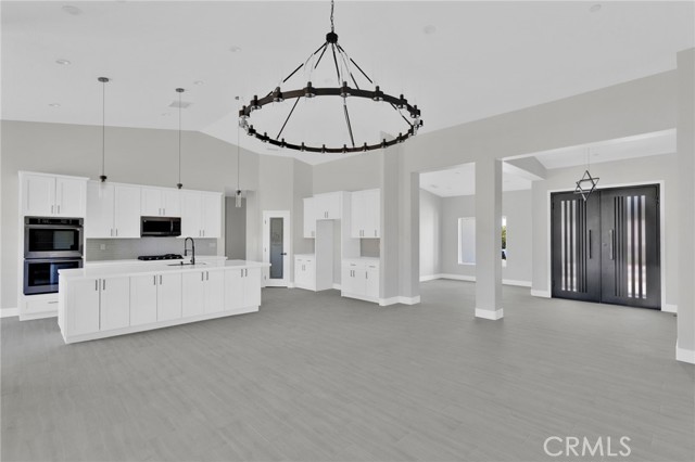 Detail Gallery Image 11 of 50 For 16339 Rimrock Rd. Rd, Apple Valley,  CA 92307 - 4 Beds | 3/1 Baths