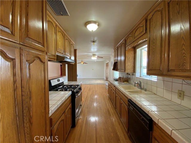 Detail Gallery Image 14 of 43 For 640 S Azusa Ave, West Covina,  CA 91791 - 4 Beds | 3/1 Baths