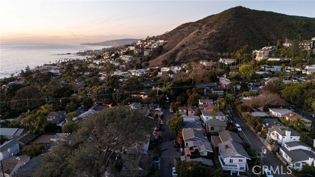 Detail Gallery Image 35 of 38 For 31590 Jewel Ave, Laguna Beach,  CA 92651 - 2 Beds | 2/1 Baths