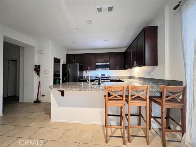 Detail Gallery Image 3 of 25 For 3897 Boulder Dr, Jurupa Valley,  CA 92509 - 4 Beds | 4 Baths