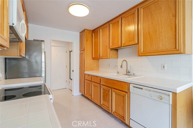 Detail Gallery Image 32 of 38 For 13543 Moorpark St #7,  Sherman Oaks,  CA 91423 - 2 Beds | 2 Baths