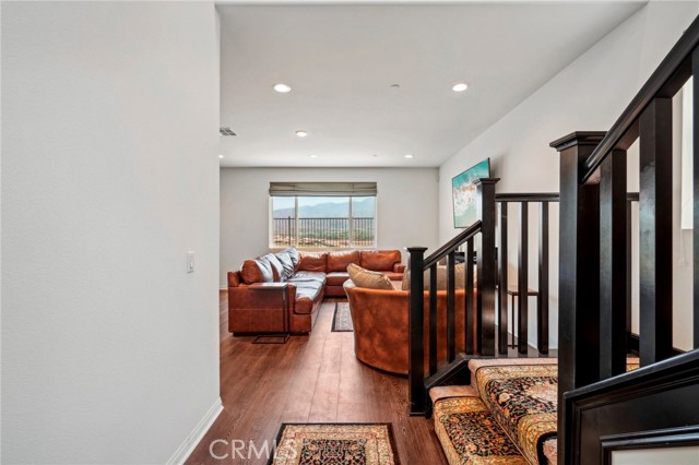 Detail Gallery Image 5 of 75 For 11257 Finders Ct, Corona,  CA 92883 - 5 Beds | 2/1 Baths