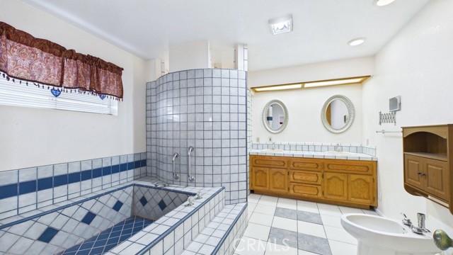 Detail Gallery Image 27 of 38 For 1529 E Avenue Q6, Palmdale,  CA 93550 - 4 Beds | 2 Baths