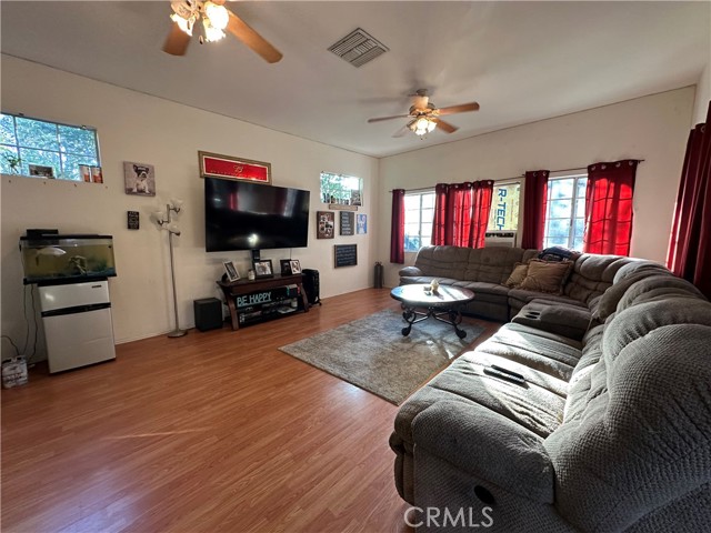 Detail Gallery Image 15 of 41 For 12644 Oaks Ave, Chino,  CA 91710 - 3 Beds | 2 Baths