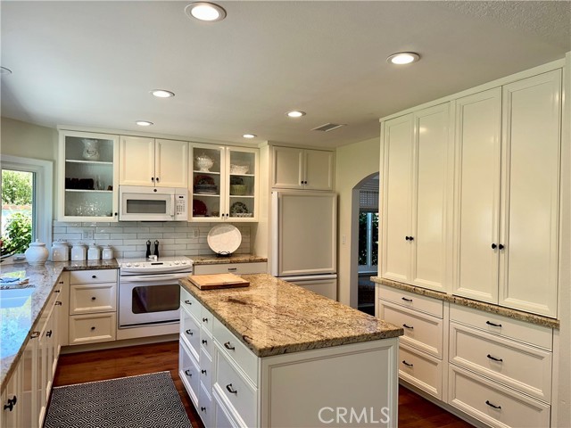 Detail Gallery Image 7 of 15 For 25151 Danapepper, Dana Point,  CA 92629 - 3 Beds | 3 Baths