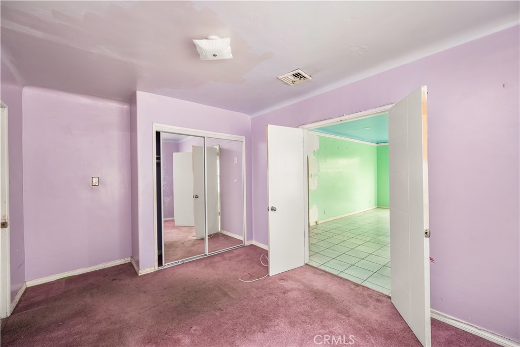 https://media.crmls.org/medias/37dd9c7b-7542-4087-926f-d0dd671d376f.jpg?preset=X-Large