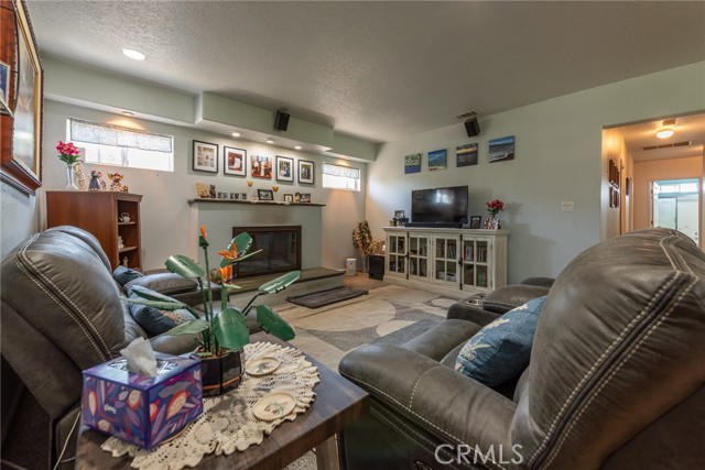 19585 Jurupa Avenue, Bloomington CA: https://media.crmls.org/medias/37de69d4-abb5-4a5b-a4d3-841dbd6401ea.jpg