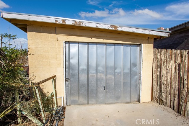 Detail Gallery Image 6 of 13 For 6130 E Parkway, Joshua Tree,  CA 92252 - 2 Beds | 1 Baths